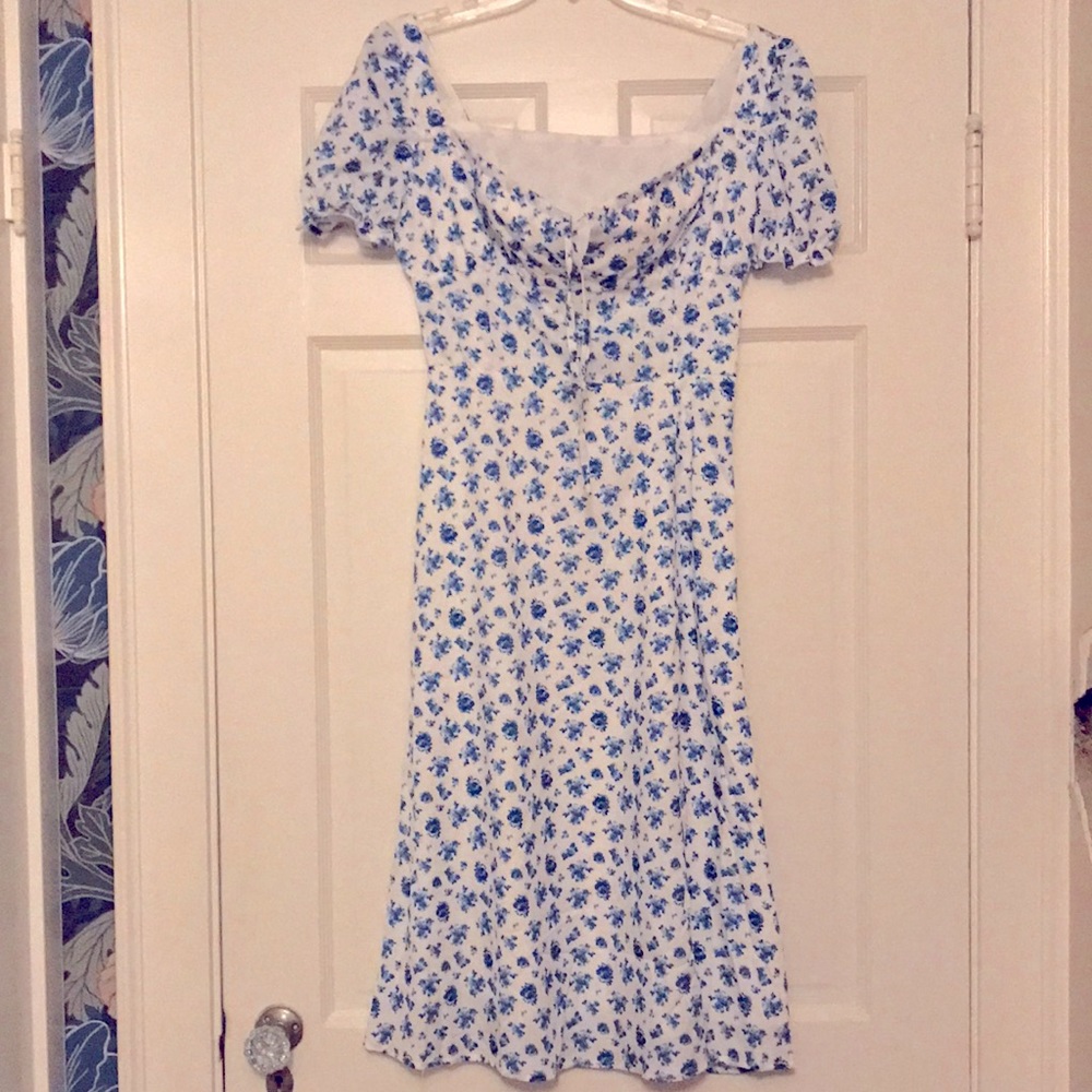 Ladies Blue And White Flower Dress.